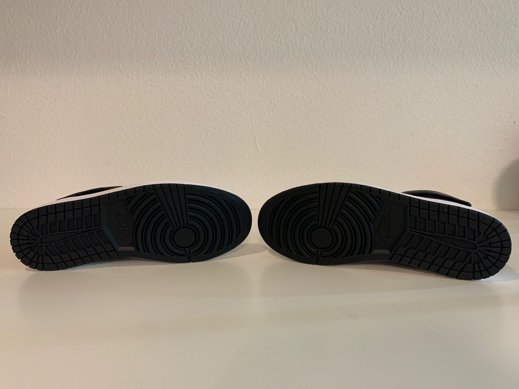 Jordan Scarpe da uomo: Air Jordan 1 – Nuovo e nell'imballaggio originale da Wettingen venduto da Airjordan 4