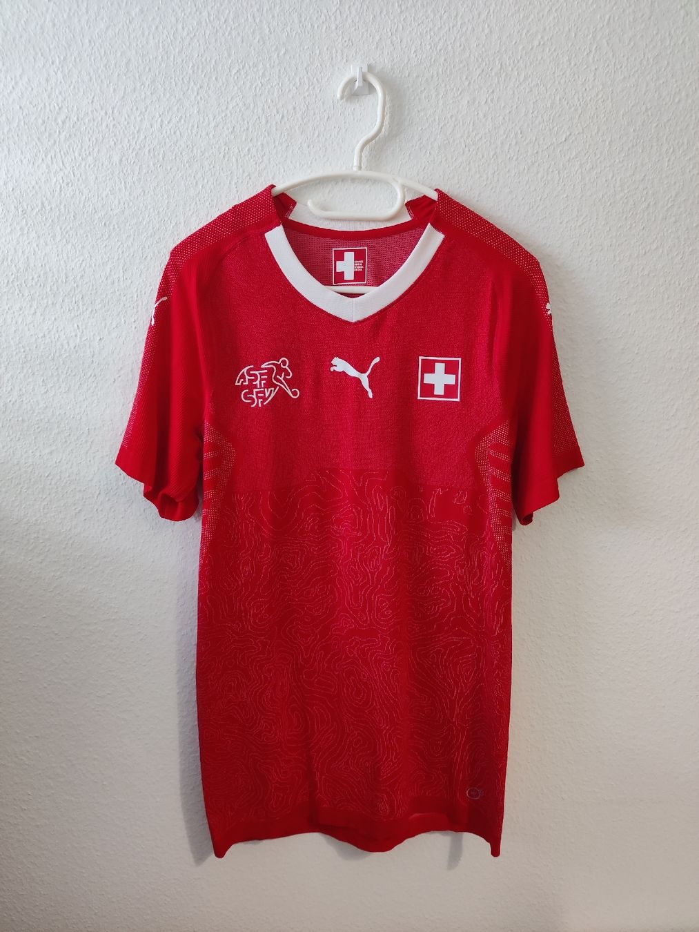 Puma Maillots de corps & Pantalons: Schweiz 2018 (XL) – D'occasion à Basel par Ringolero