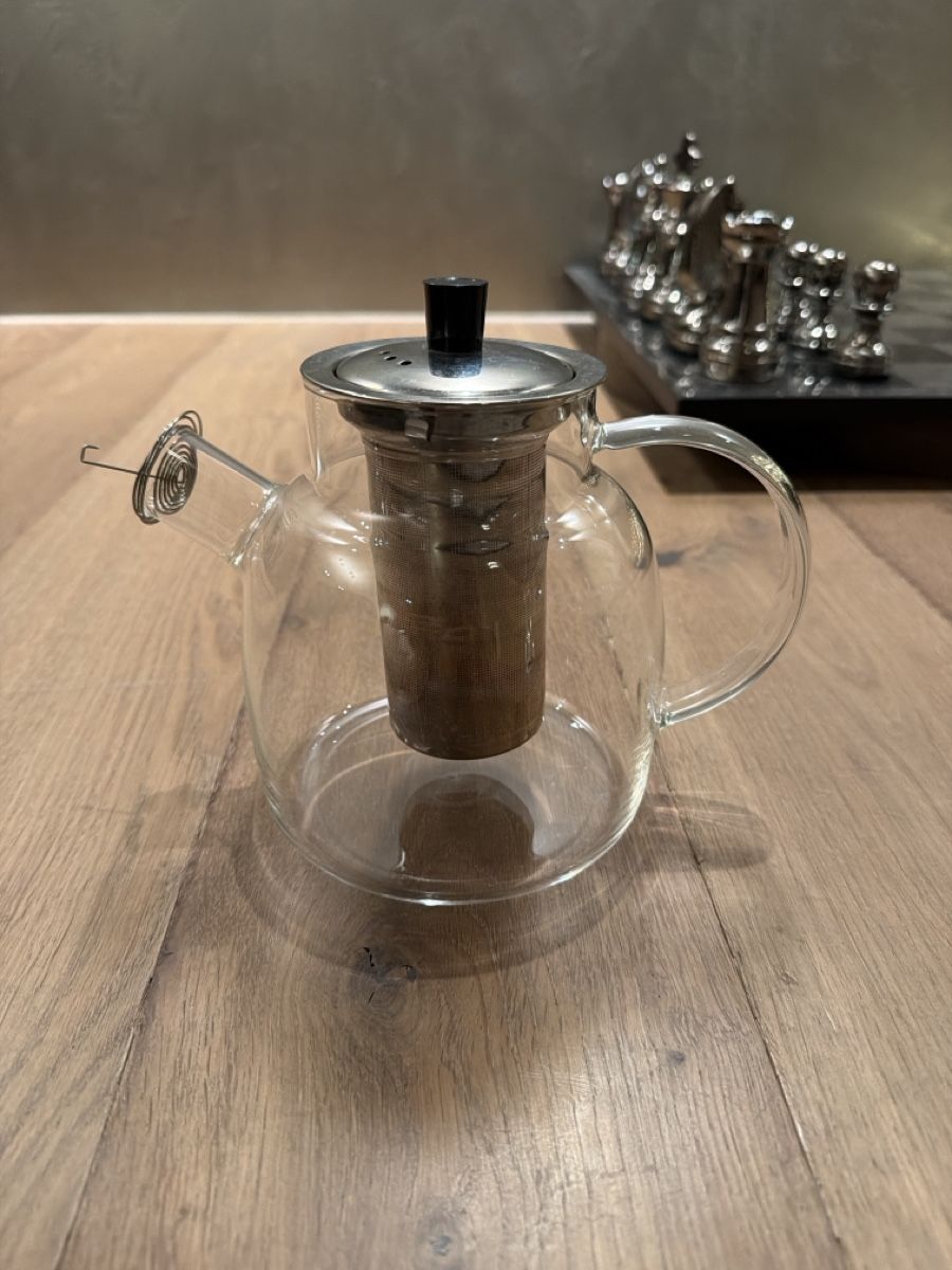 Teekannen: Teekanne Glas mit Sieb ca 1 Liter  – Gebraucht aus Zürich von joyfulgrace