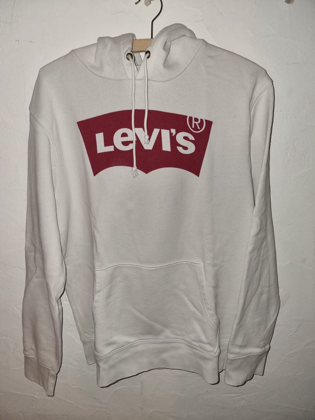 Pullover & Sweatshirts: Levis Hoodie – Gebraucht aus Bronschhofen von dvnb