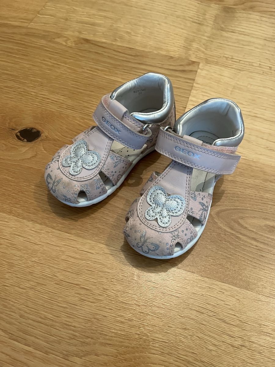 Geox Scarpe per ragazze: Sandales Geox 22 – Nuovo (secondo la descrizione) da boudevilliers venduto da Melzenruf