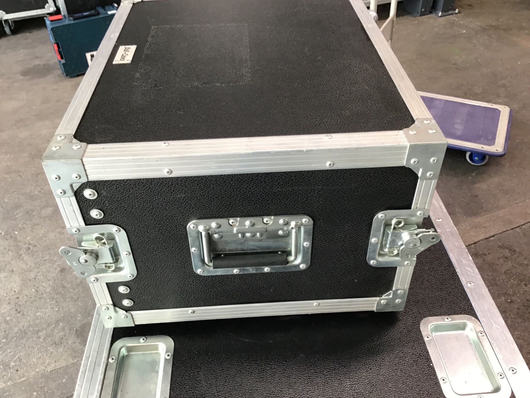 Autres accessoires: Flightcase 19 Zoll 6HE – D'occasion à Leuggern par stagem 2