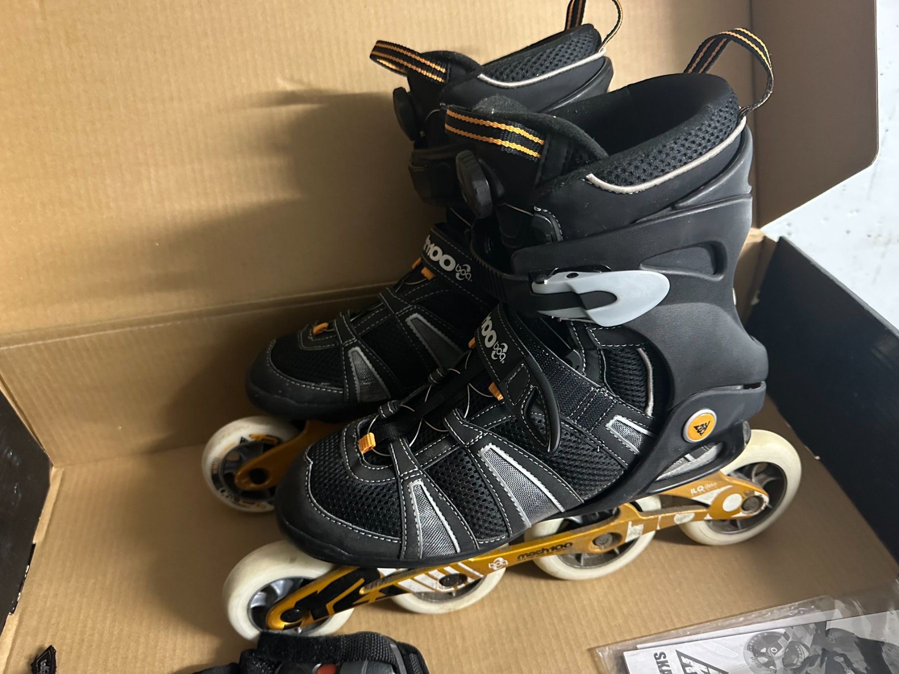 K2 Pattini in linea & Pattini a rotelle: Inlineskates Mach100 schwarz gold Grösse 44.5 – Usato da Bülach venduto da eugig5