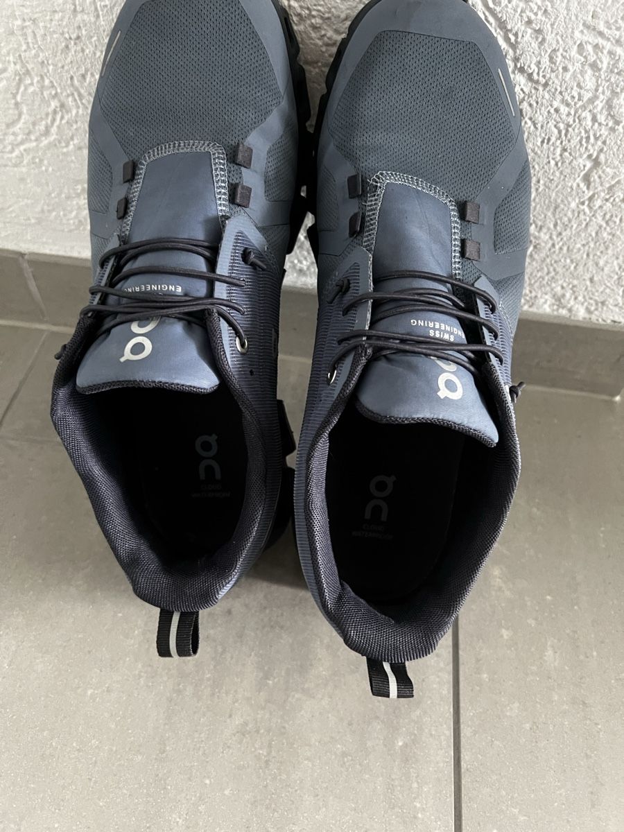 On Scarpe da uomo: On Cloud Waterproof Herren Laufschuhe hellblau ,grösse 43 – Usato da St.Gallen venduto da auditdi 3