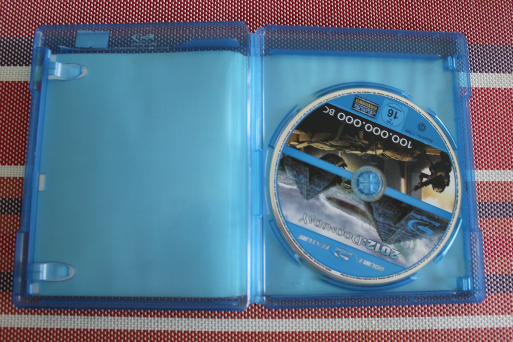 Tutti i DVDs: Doppel BD: 2012 Doomsday+100 Million BC [Blu-ray] vo... DVD – Usato da Geroldswil venduto da schlumpf1969 1