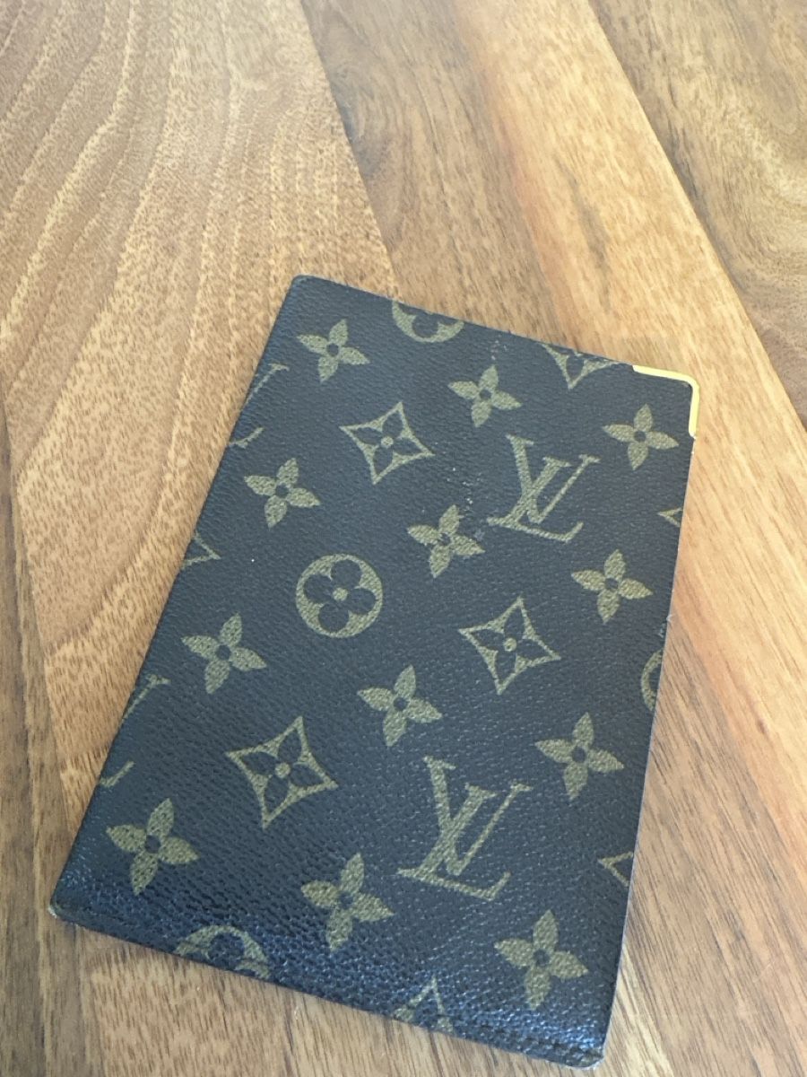 Louis Vuitton Altro in  Abbigliamento & Accessori: Louis Vuitton Reisepasshülle – Usato da Oetwil am See venduto da Aldox108