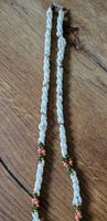 Elegante Vintage-Halskette mit farbigen perlen