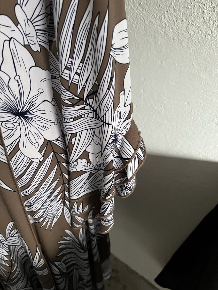 Vestiti: Sommerliches Maxikleid mit Blumenmuster, Grösse M/L – Nuovo e nell'imballaggio originale da Uster venduto da Corina0111114 7