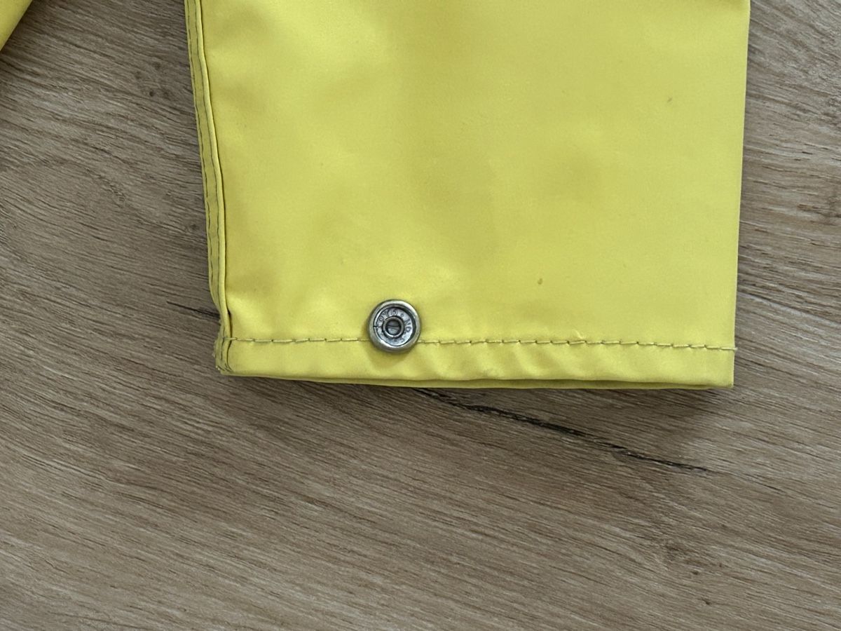 Vestes & Manteaux: Regenjacke gelb Grösse 116, wasserdicht – D'occasion à Wolhusen par eve_m6cg 3