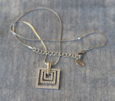 Kette mit Anhänger strassbesetzt, von c.alp