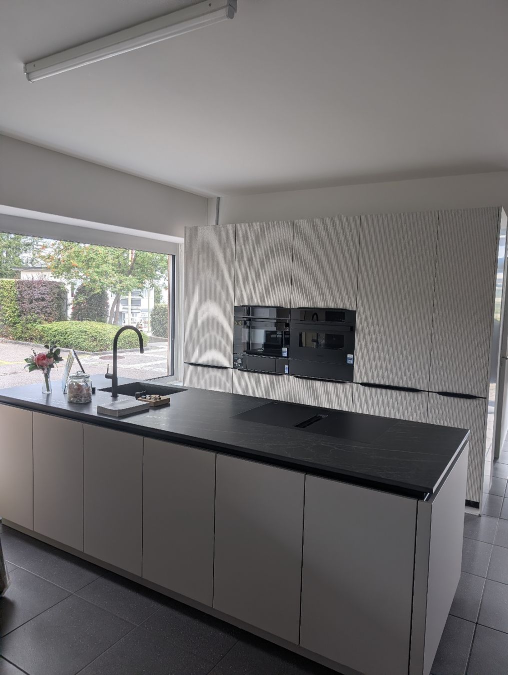 Cucine complete: Ausstellungsküche  – Nuovo (secondo la descrizione) da Oetwil am See venduto da kueche8618