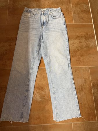 Jeans Zara Damen helle Waschung Grösse 36 neuwertig