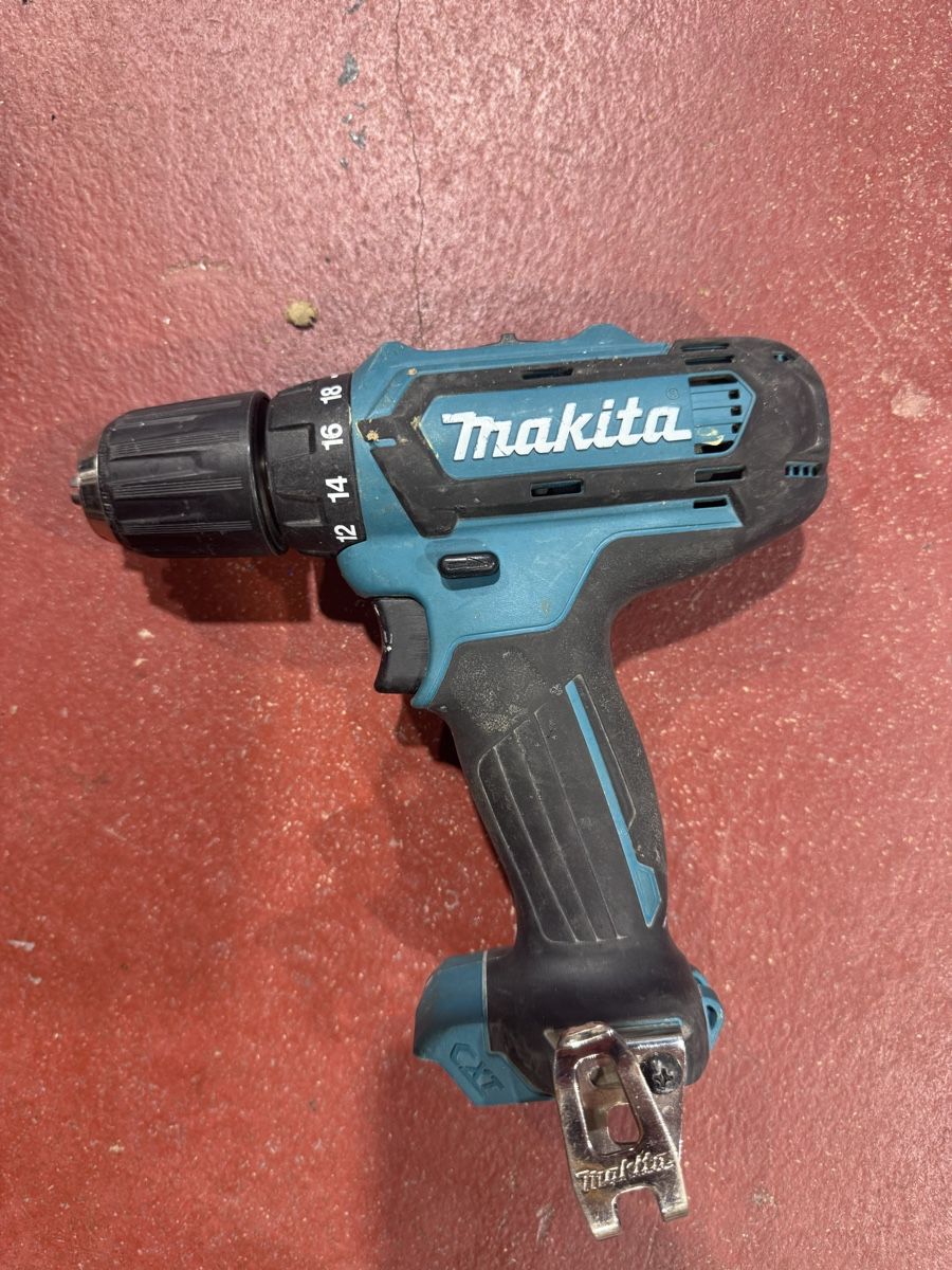 Makita Tous les outils: Makita defekt – Défectueux à Buchs SG par Jaci95