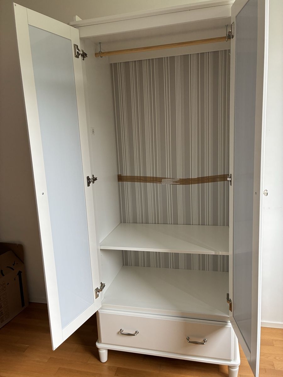 Armadi: Kleiderschrank mit Spiegel – Usato da Basel venduto da leonharda 1