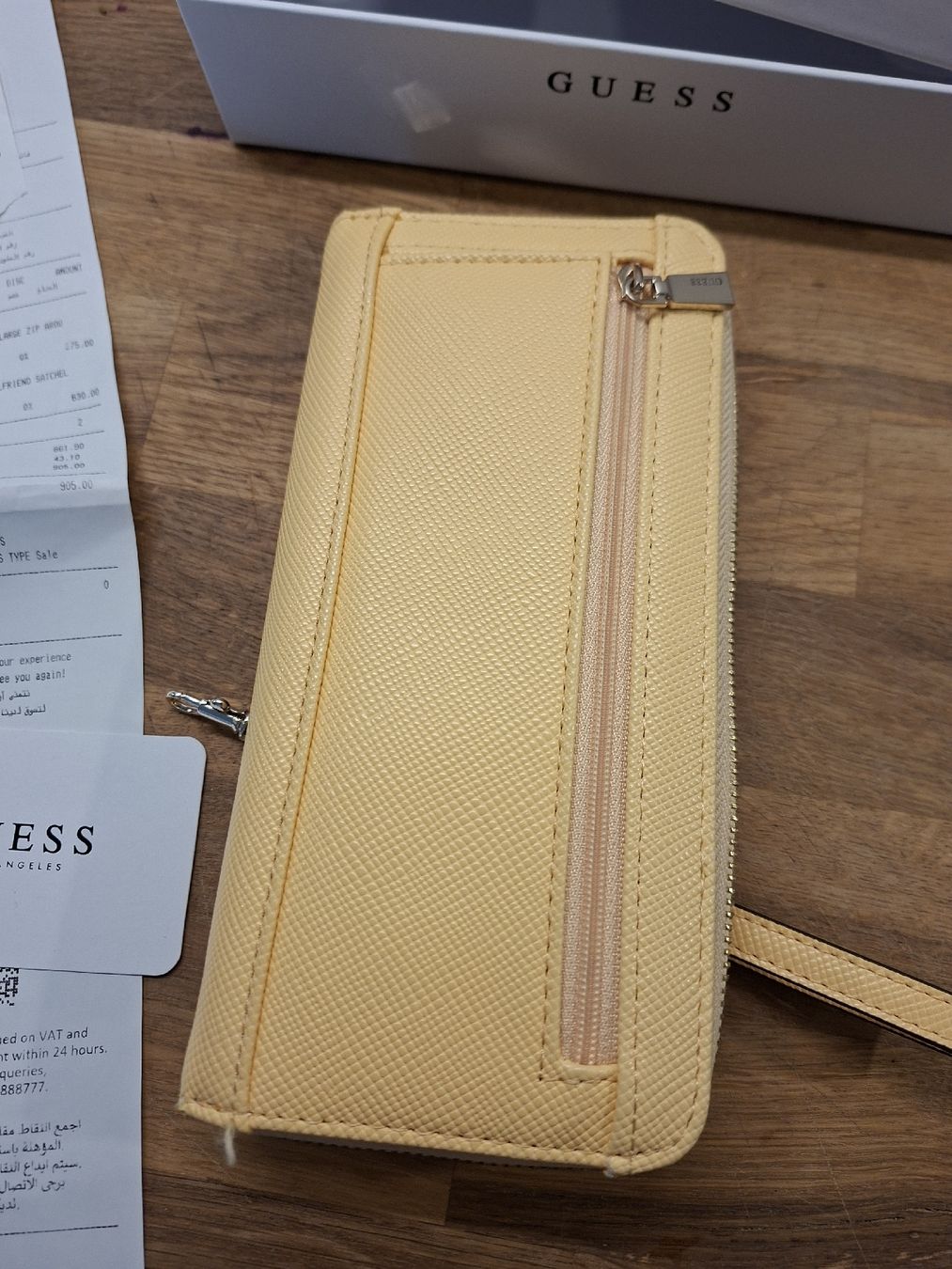 Guess Portamonete: Guess Portemonnaie Apricot – Usato da Meinisberg venduto da MartinaM1972 4