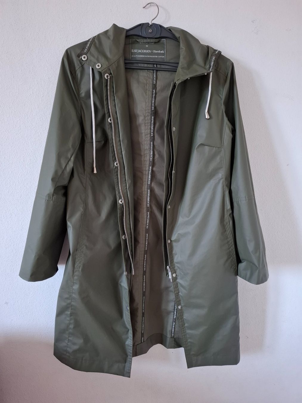Ilse Jacobsen Mäntel: Ilse Jacobsen Hornbaek Regenmantel olive – Gebraucht aus Zürich von Sonnentag0