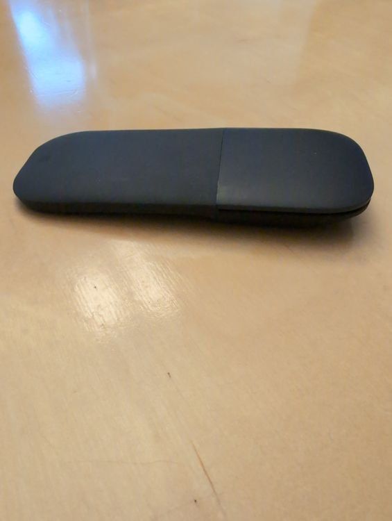Microsoft Mouse: Microsoft Surface Arc Mouse (Bluetooth) – Schwarz – Usato da Bern venduto da vle_tj2g 1