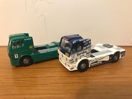2x Wiking LKW Zugmaschinen Racing Motorsport