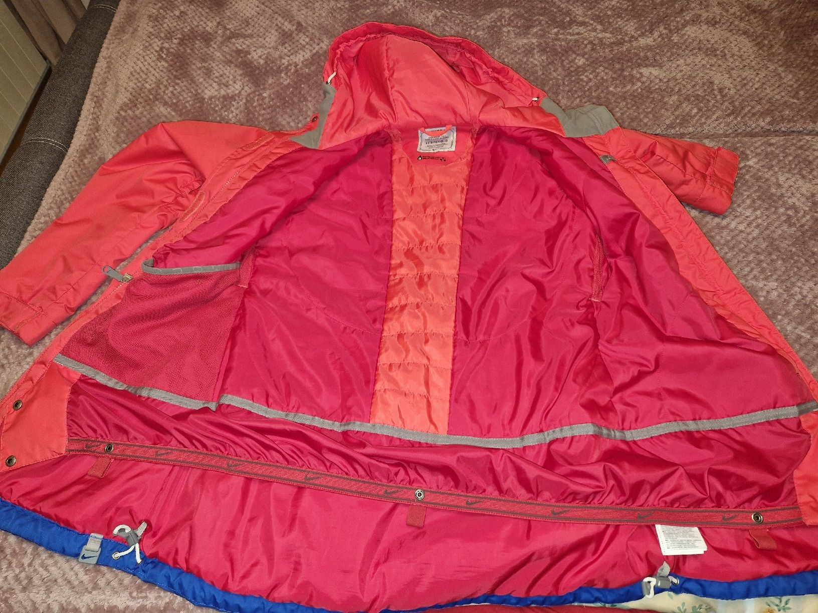 Nike Giacche & Cappotti: Nike Regen-und Windjacke Gr. L – Usato da Utzenstorf venduto da Ernie_und_Bert 1