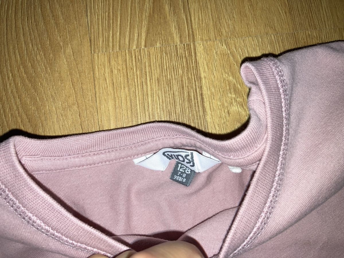 Pullover & Sweatshirts: Mädchen Langarmshirt Gr. 128 – Gebraucht aus Emmenbrücke von JJ_89 1