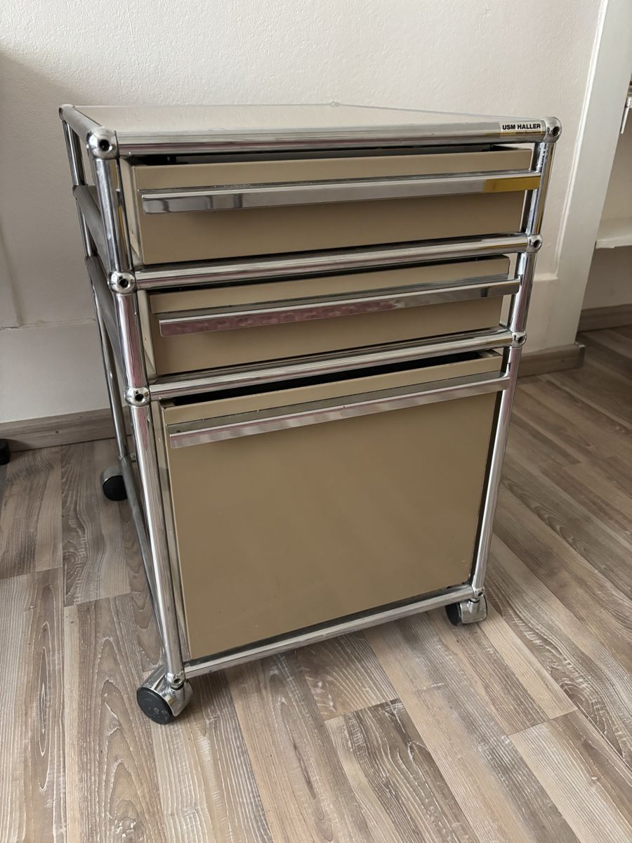 USM Banconi: USM Haller Rollcontainer beige – Usato da Luzern venduto da Joeselling