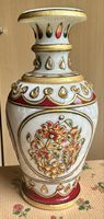 Elegante Marmorvase mit floralem Dekor - Einzigartiges Stück