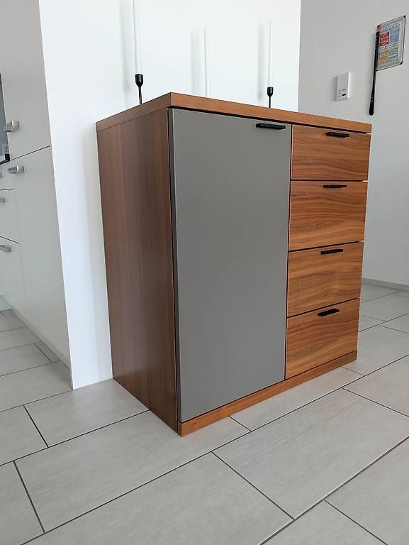 Cassettiere: Exklusives DIGA Sideboard  Neuwertig  Nussbaum / Anthrazit – Usato da Würenlos venduto da MementoMori 1