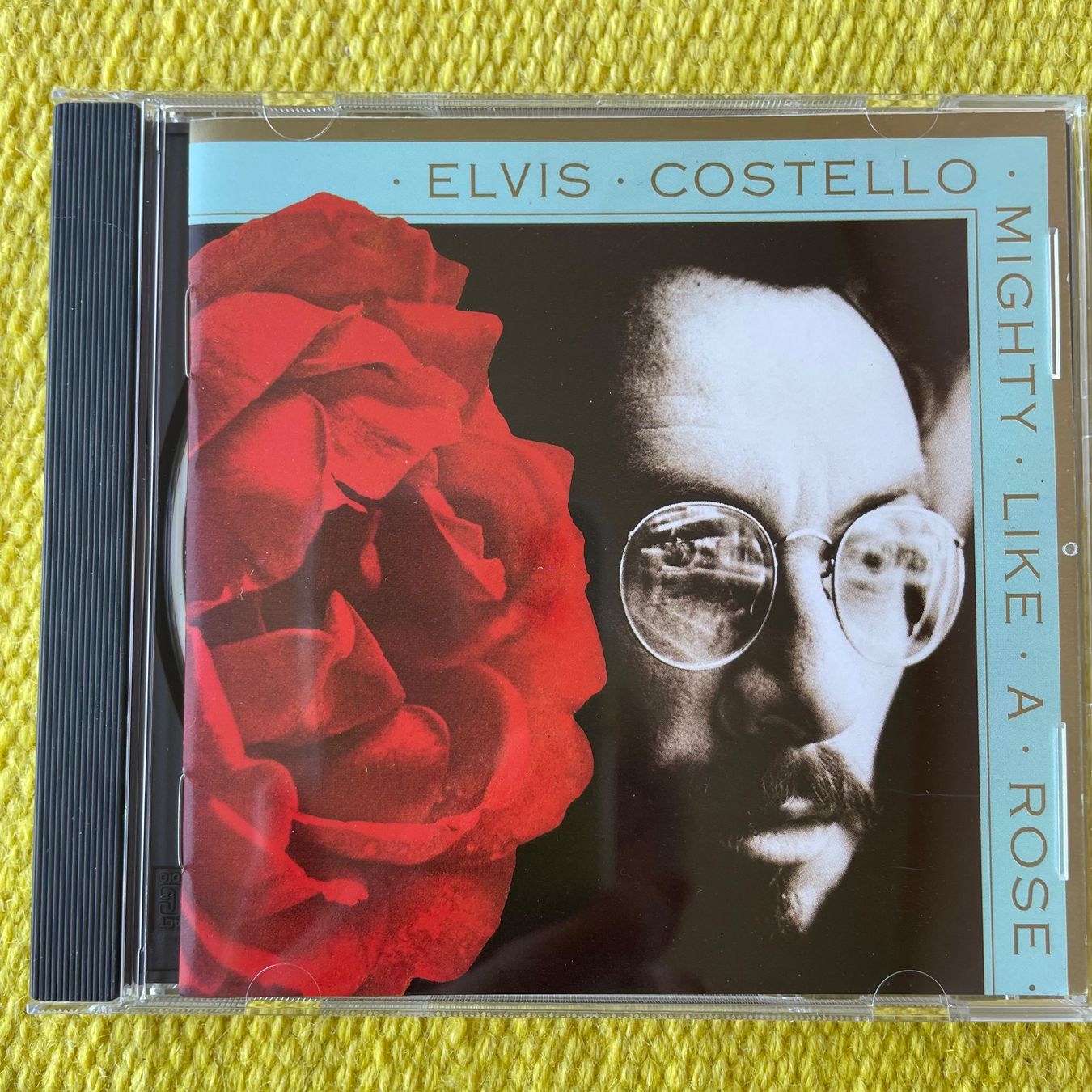 CD: ELVIS COSTELLO-MIGHTY LIKE A ROSE – Usato da Rorschacherberg venduto da CD-Roli