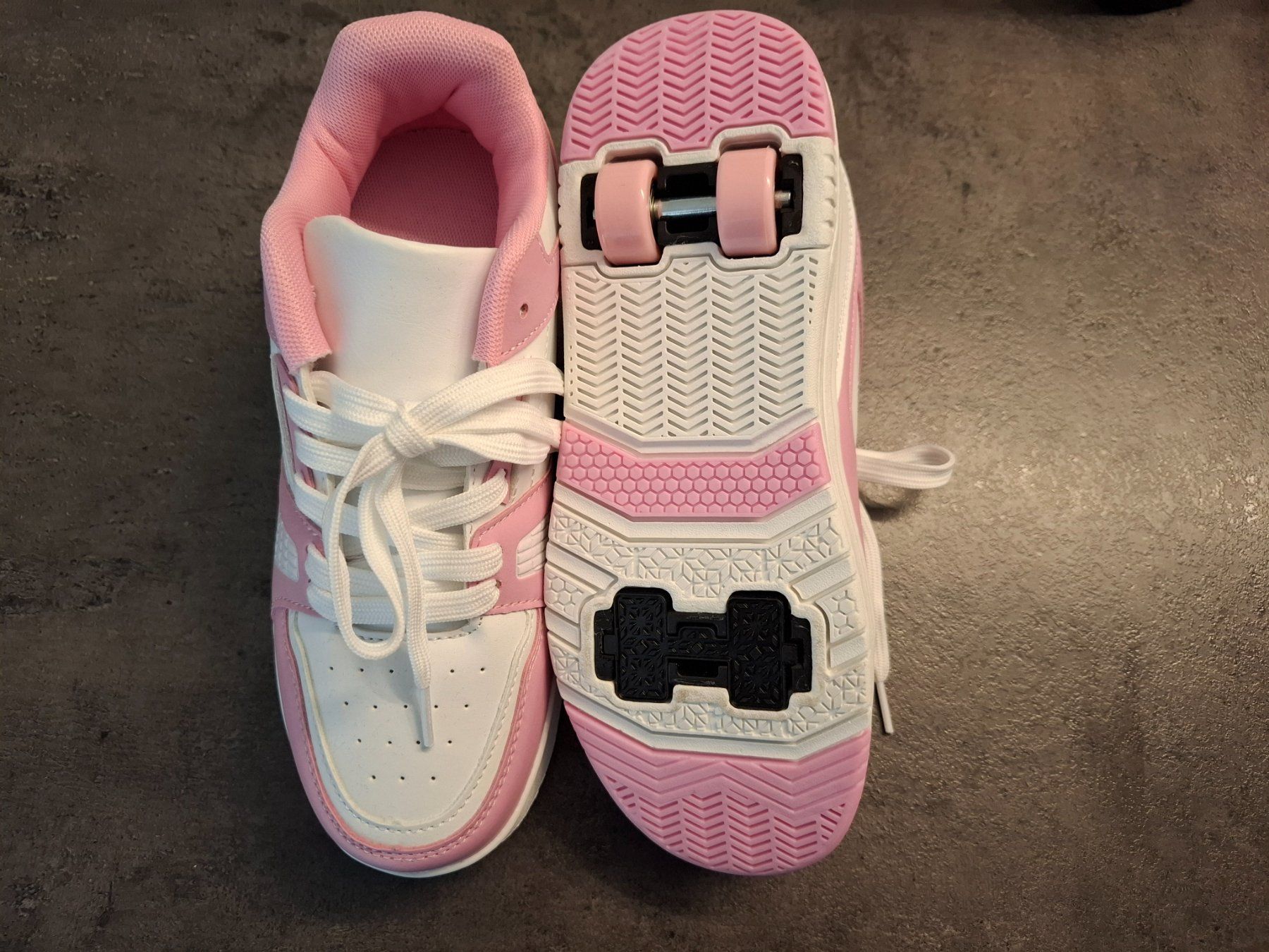 Chaussures filles: NEU: Sneaker mit Rollen / Heelys / Rollenschuhe Gr. 36 – Neuf (Voir description) à Mels par Aloha86