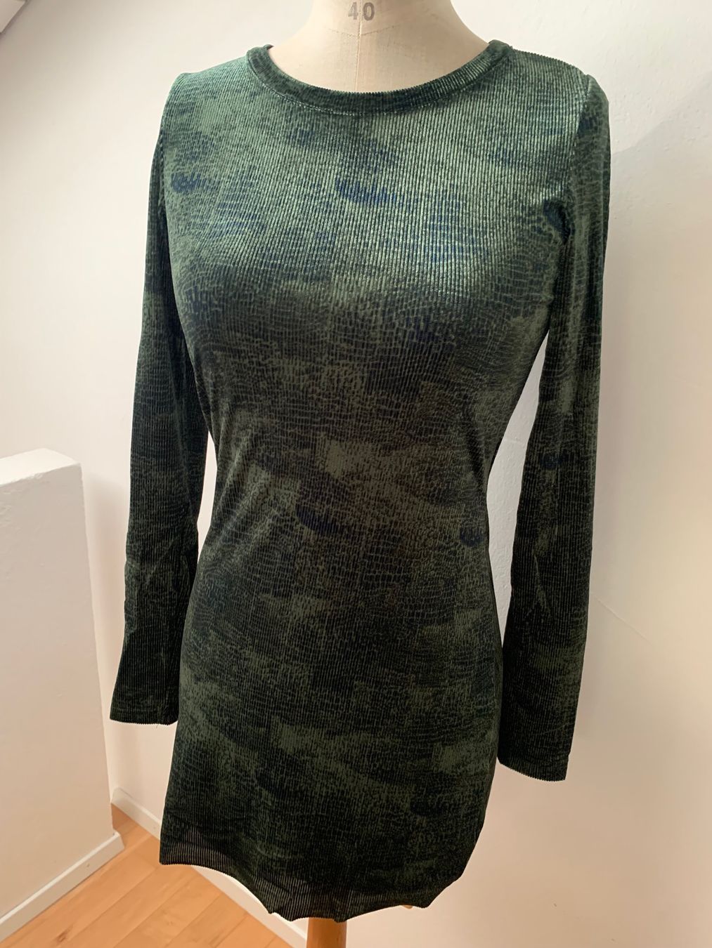 Vestiti: Kleid – Usato da Ennetbaden venduto da usemiste