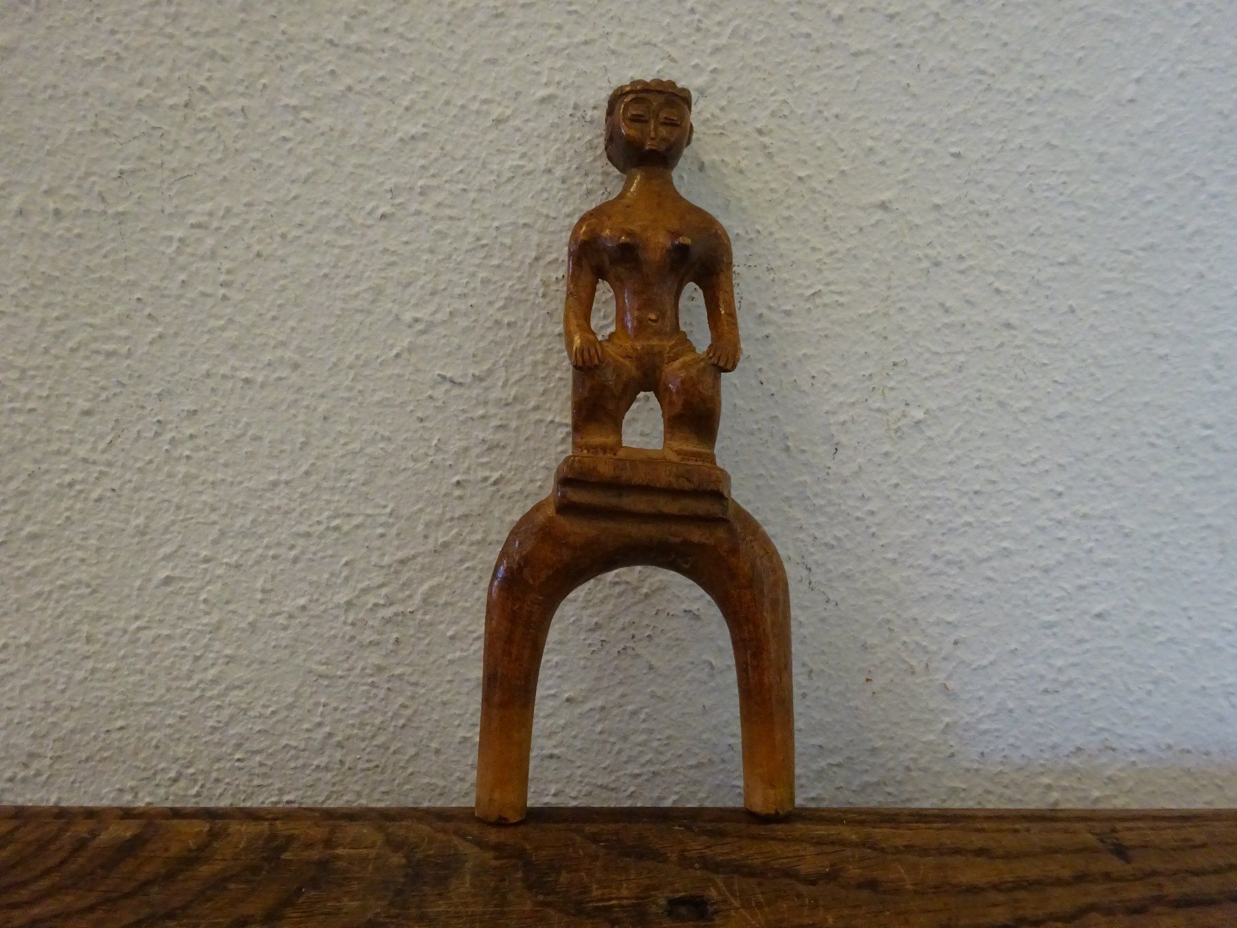 Sculture & Statue: Webrollenhalter - Steinschleuder Afrika – Usato da Esslingen venduto da eintagammeer