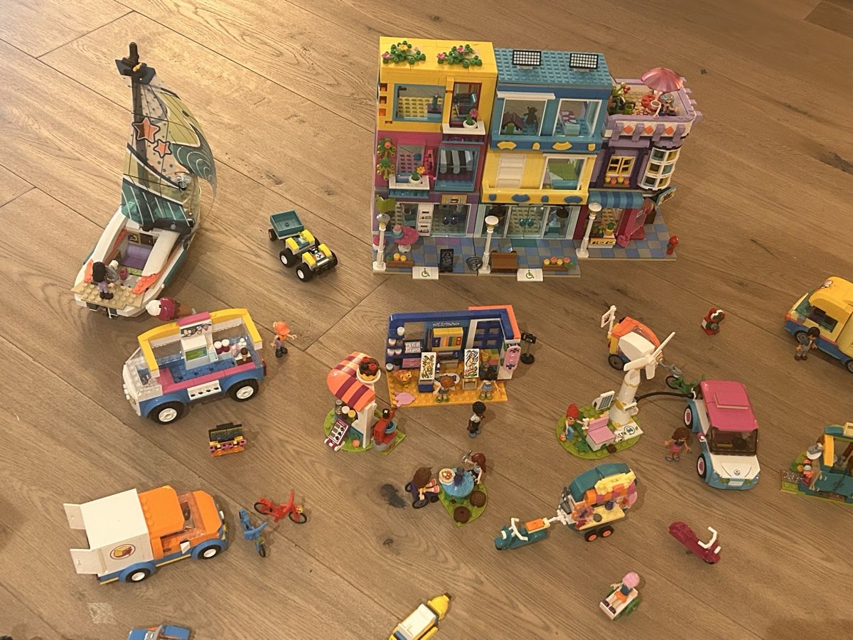 Lego Jouets: Lego Friends Set Schnäppchen,  Wohnblock, Segelschiff uvm. – D'occasion à Jona par grizzlyhedi01 9