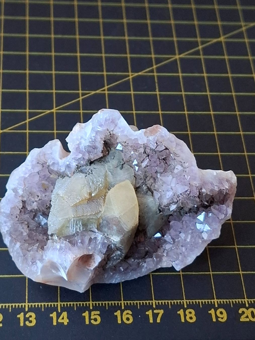 Minerali & Pietre curative: Amethyst mit Calcit – Usato da Zwieselberg venduto da Halifaxmendusli 6