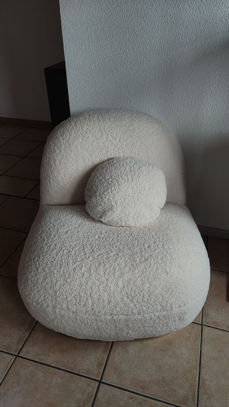 Livique Sessel: Livique Boucle Sessel Eliza – Neu (gemäss Beschreibung) aus Giffers von Abzsul