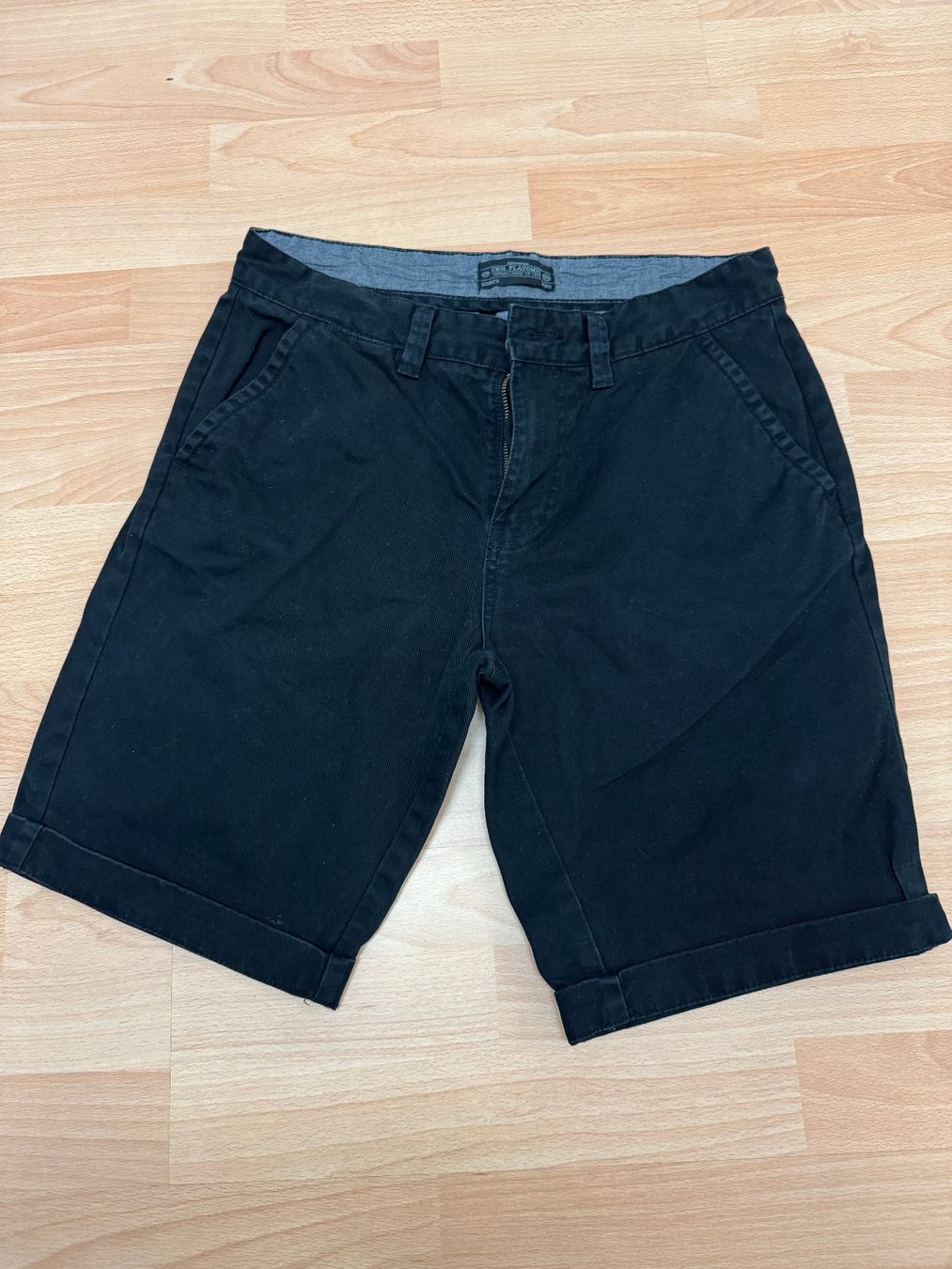 Pantalons: kurze schwarze Schorts von C&A, gr. S – D'occasion à Ostermundigen par Vangiolillo