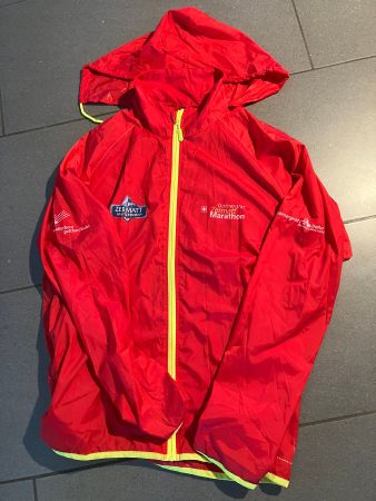 Zermatt Marathon Gornergrat Lauf-/Windjacke rot Grösse L