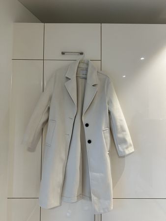 Mantel Bershka weiss Grösse XS guter gebrauchter Zustand