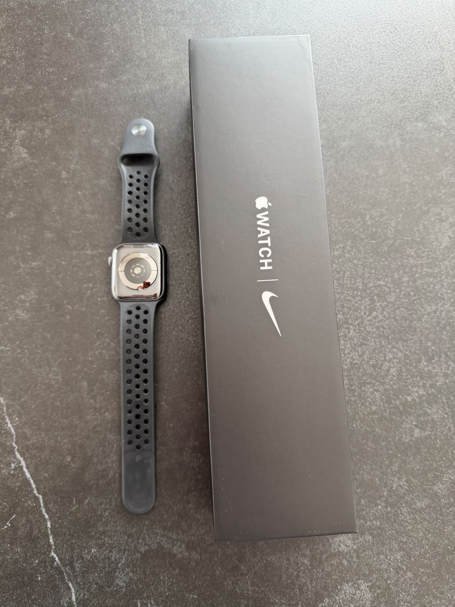 Apple Smartwatch: Apple Watch Nike S5 44mm – Usato da Meienberg venduto da Affe13 2