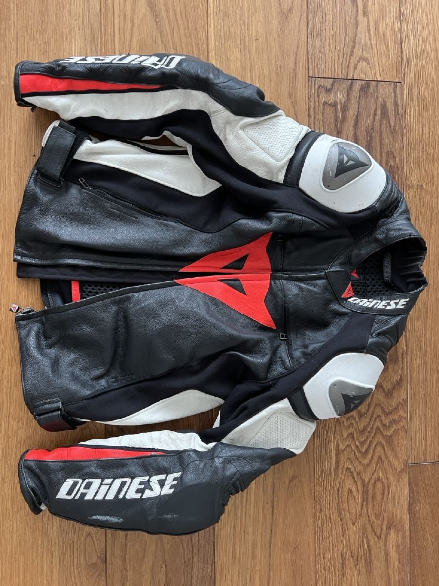 Dainese Completi: Dainese Lederkombi Grösse 52, – Usato da Ebmatingen venduto da mah_w7jj