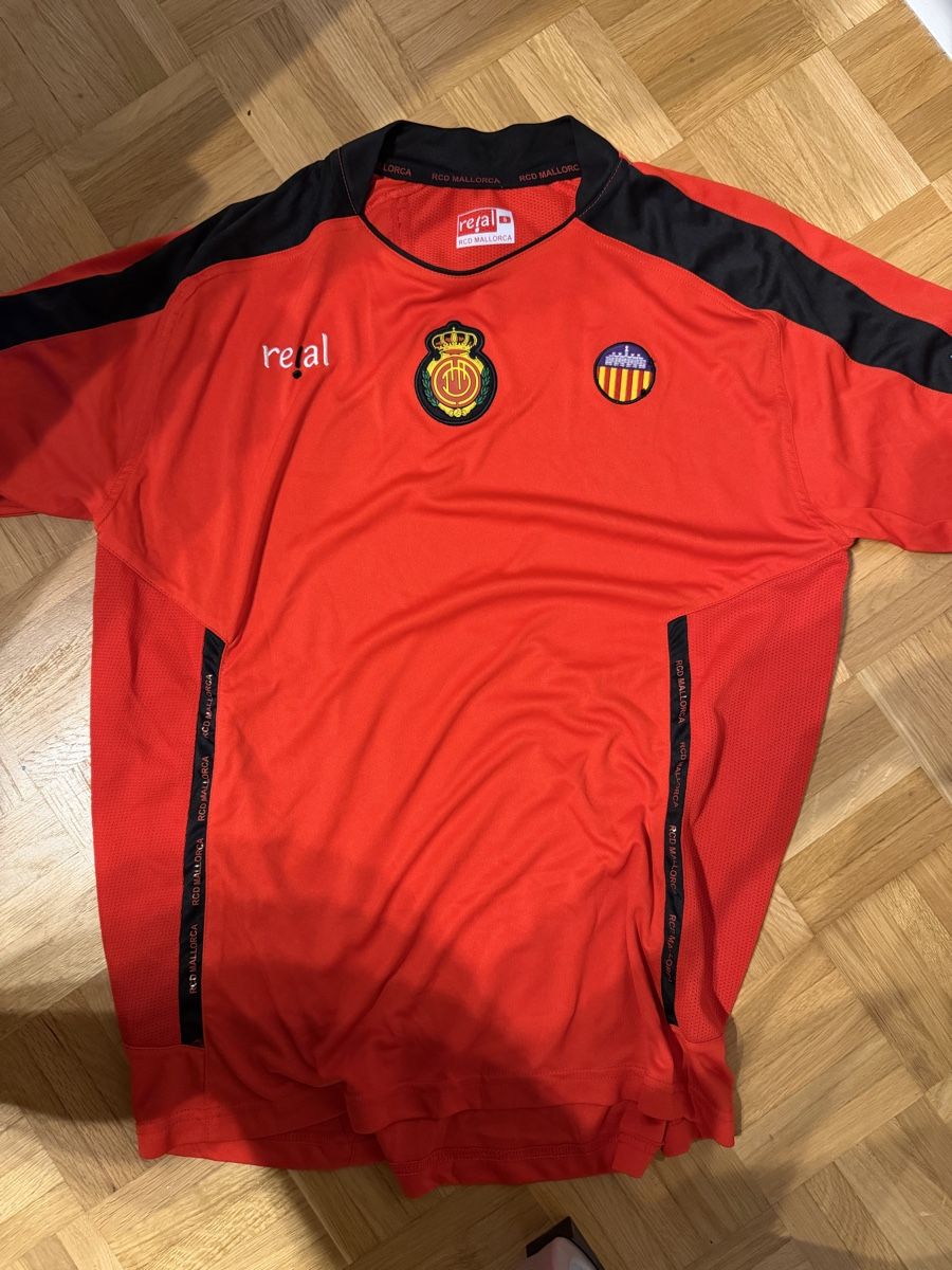 Canottiere & Pantaloni: Fussball Trikot RCD Mallorca Grösse S – Usato da Watt venduto da SwissBlueLine