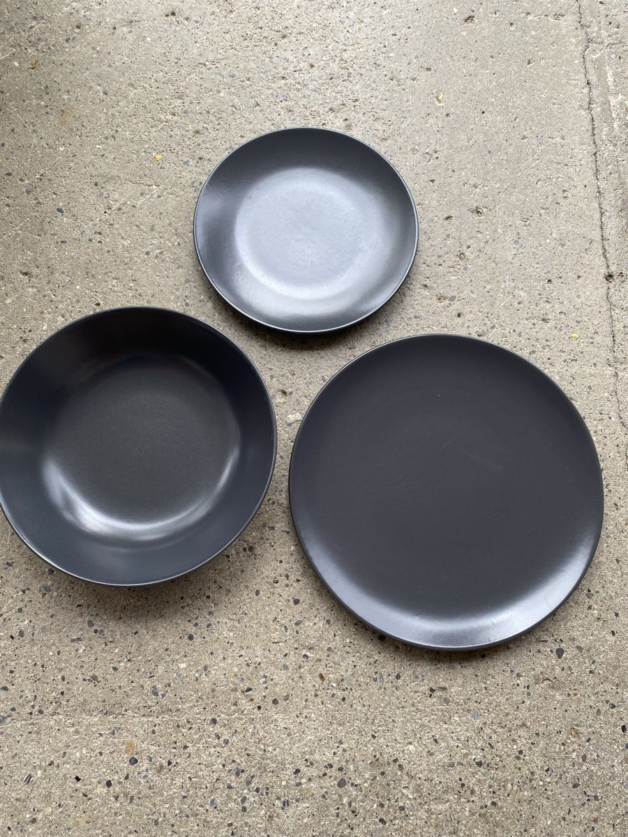 Ikea Services de table: Tellerset dunkelgrau – D'occasion à Muri b. Bern par swi_wzl7