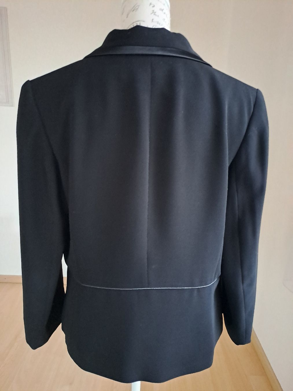 Anzüge & Kostüme: Ensemble tailleur noir marque 1.2.3, taille 44, parfait état – Neu (gemäss Beschreibung) aus Denens von Chanchantevend 2