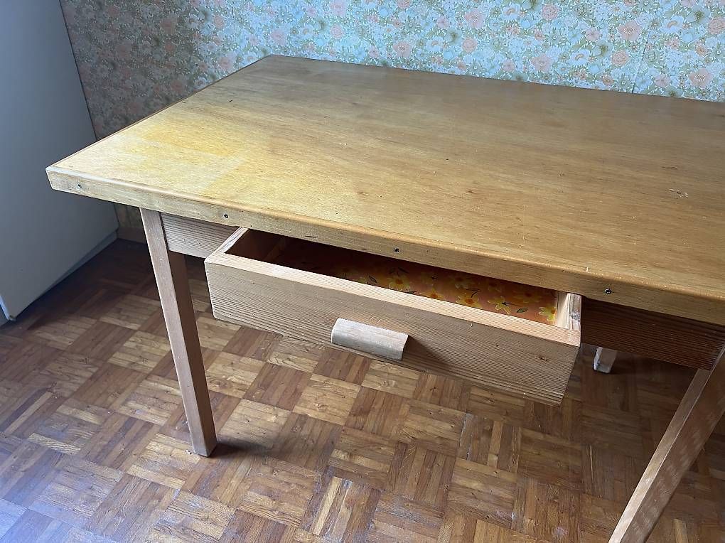 Tische: Table en bois massif – Gebraucht aus Epalinges von jpe_2twg 1