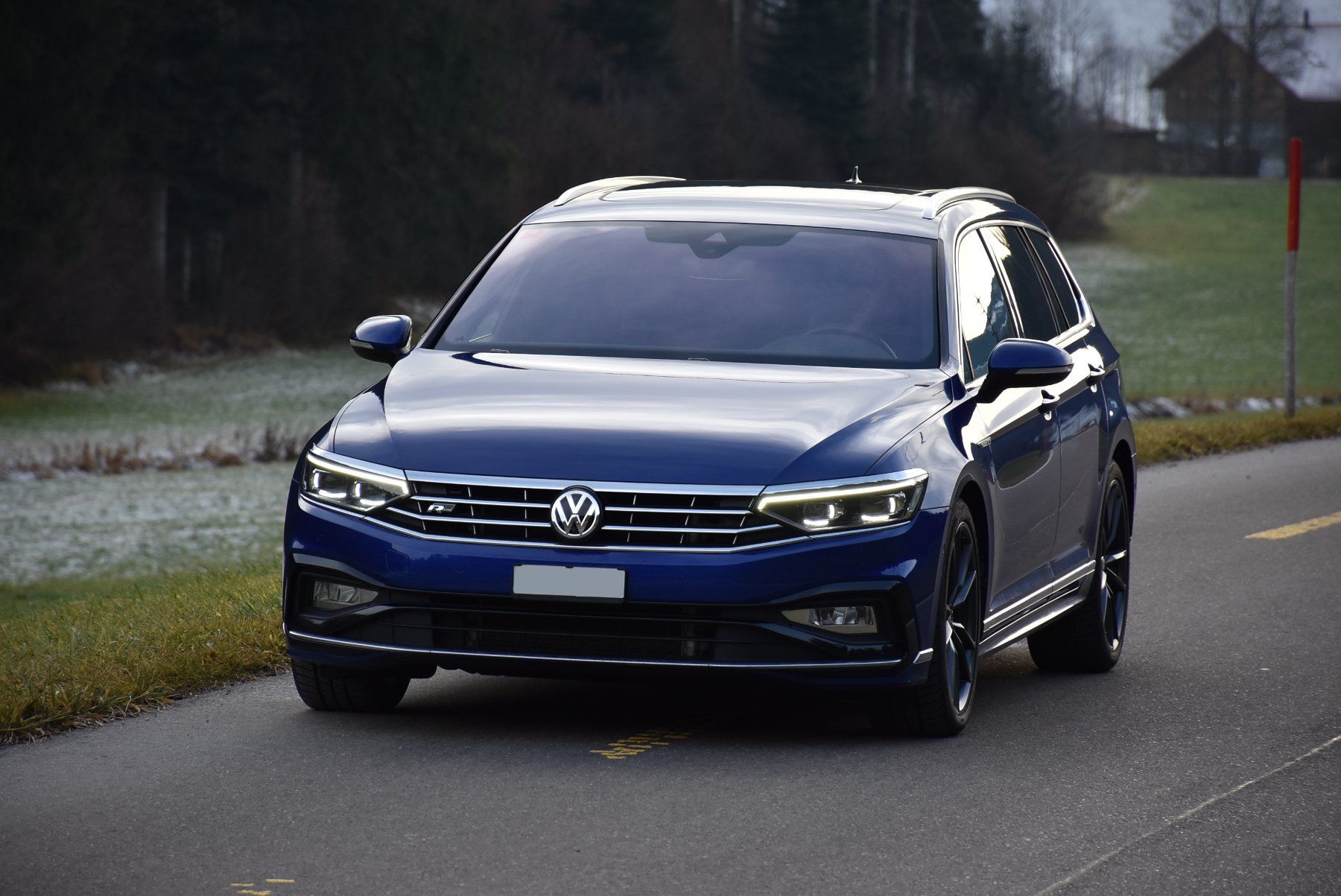 VW Autos: VW Passat R-Line V. 2.0 TDI – D'occasion à Wattenwil par mr_bern 1