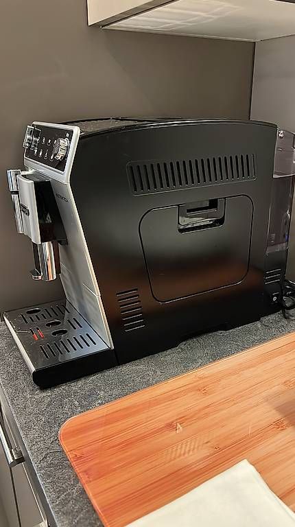 Macchine per caffè & Macchine per espresso: Machine à café Delonghi Autentica – Usato da Collombey venduto da igor.pavlov 2