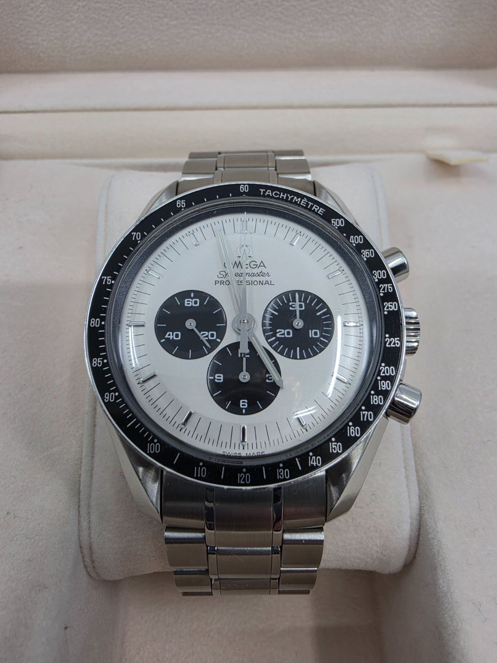 Omega Orologi: Omega Speedmaster Professional Moonwatch Original Mitsukoshi – Nuovo (secondo la descrizione) da Luzern venduto da aveno