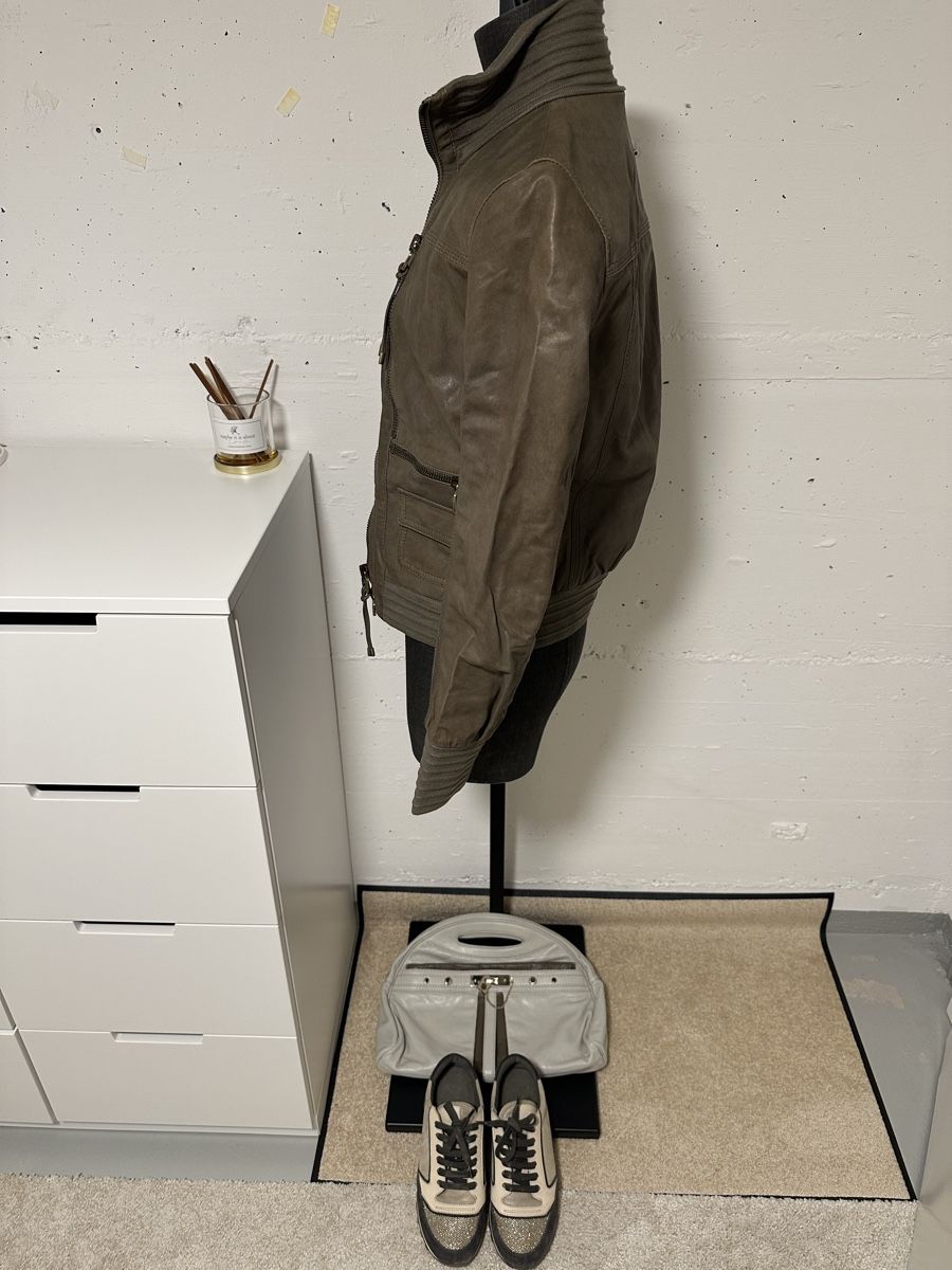 Bally Giacche: Bally Leather Jacket, IT 40, Lambskin, Olive Green, Chic 51 – Nuovo (secondo la descrizione) da Sarnen venduto da vik_jw5z 4