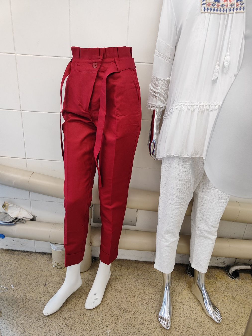 Pantaloni: Damen Hose GR 36 – Nuovo e nell'imballaggio originale da Langnau am Albis venduto da Judithsebi 1