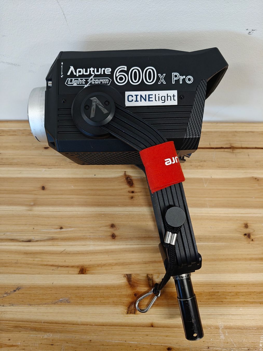 Aputure Lampes: Aputure LS 600x Pro LED V-Mount Kit mit Case – D'occasion à Schlieren par CINElight 3