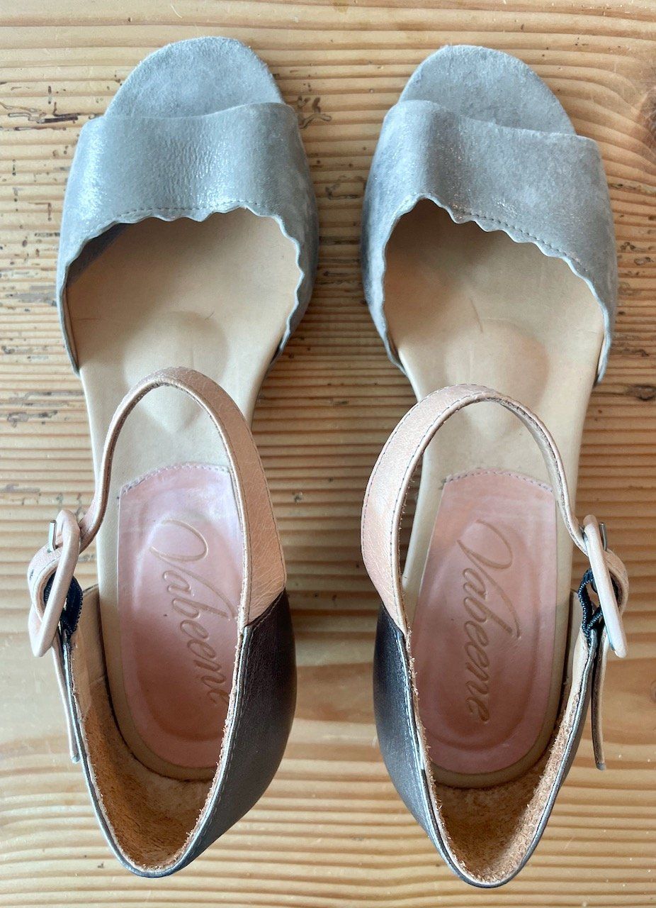 Damenschuhe: Wunderschöne gold-sandfarbene Metallicstyle Vabene Sandale – Neu (gemäss Beschreibung) aus Zuoz von Supi37 2